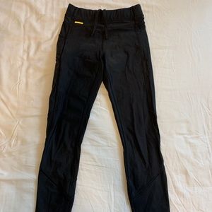black lole leggings